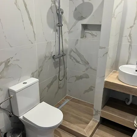 Daire Nicks Ierissos